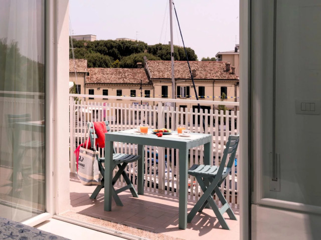 media.slide_balcone_appartamentilevelecervia