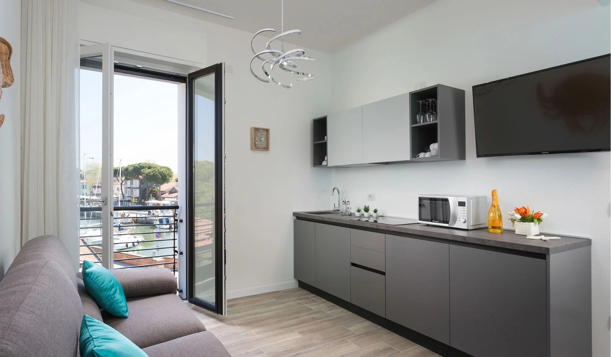 media.slide1_trilocaledeluxe_appartamentilevelecervia